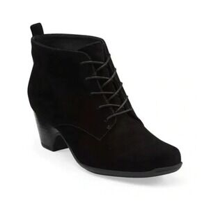 Clarks Boots Womens 7.5 Black Suede Leather Waterproof Lace Up Ankle Block Heel